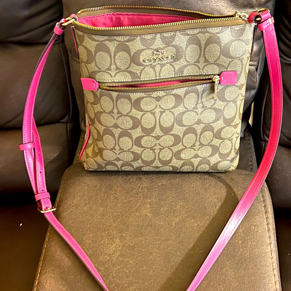 Two tone Coach crossbody purse